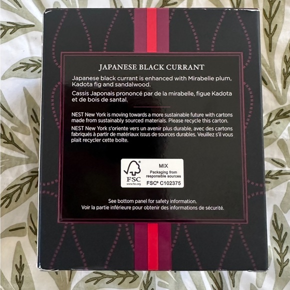 NWT NEST Fragrances Classic Candle- Japanese Black Currant , 8.1 oz - Picture 3 of 3